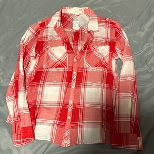 Ong sleeve plaid Maurice’s shirt. Button up. Size medium
